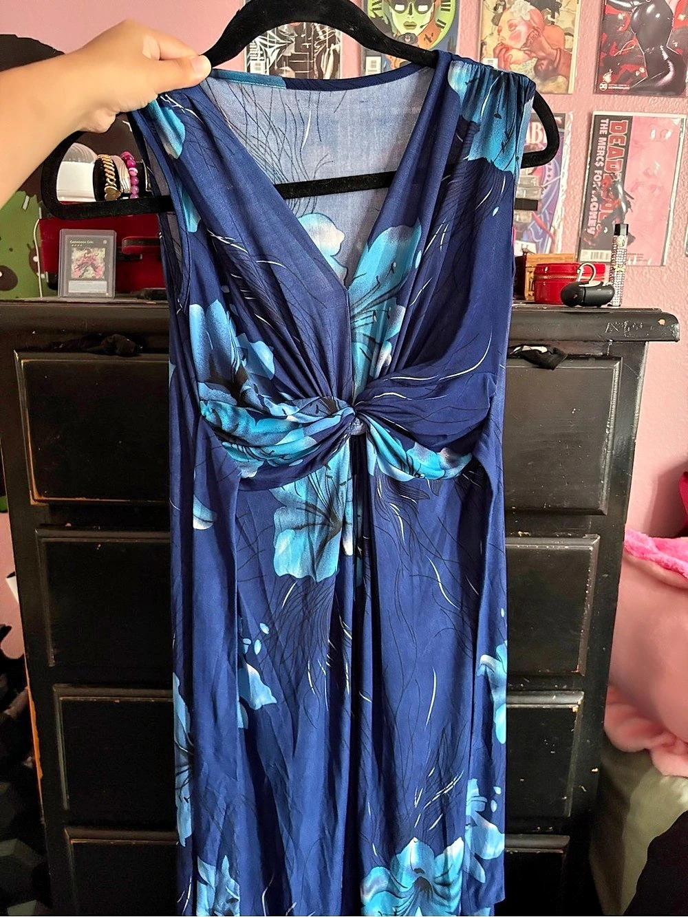 Floral Maxi Dress in Blue & Turquoise Like New
large can also fit XL
